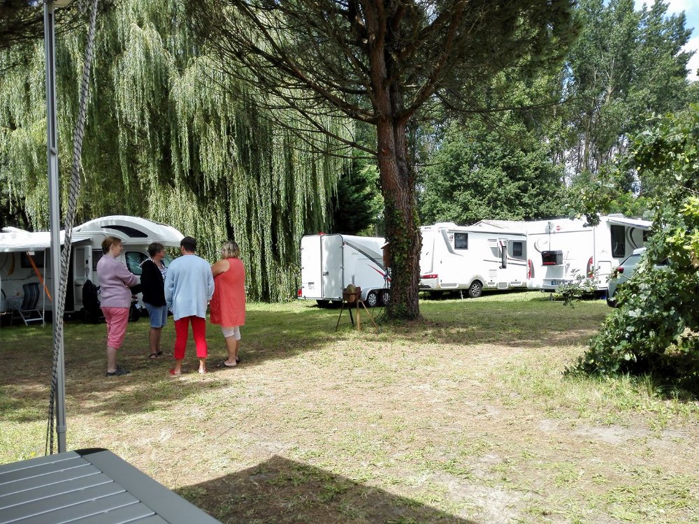 Aire camping-car  Chaillevette (17890) - Photo 4